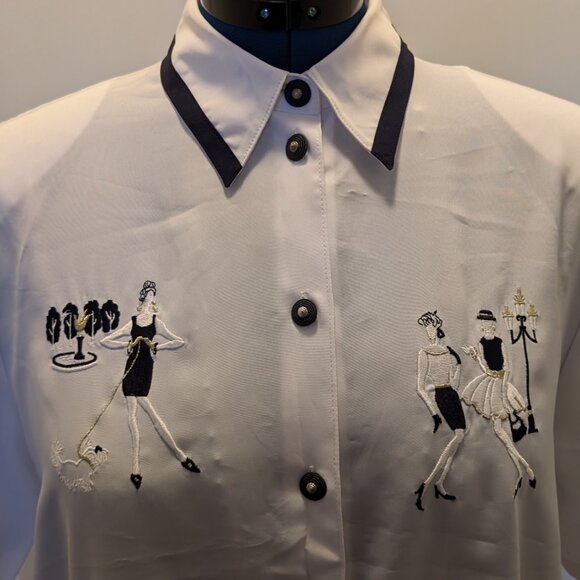 Short sleeved blouse with Girls in Paris embroidery and exquisite furnishing🪡 - Picture 4 of 5